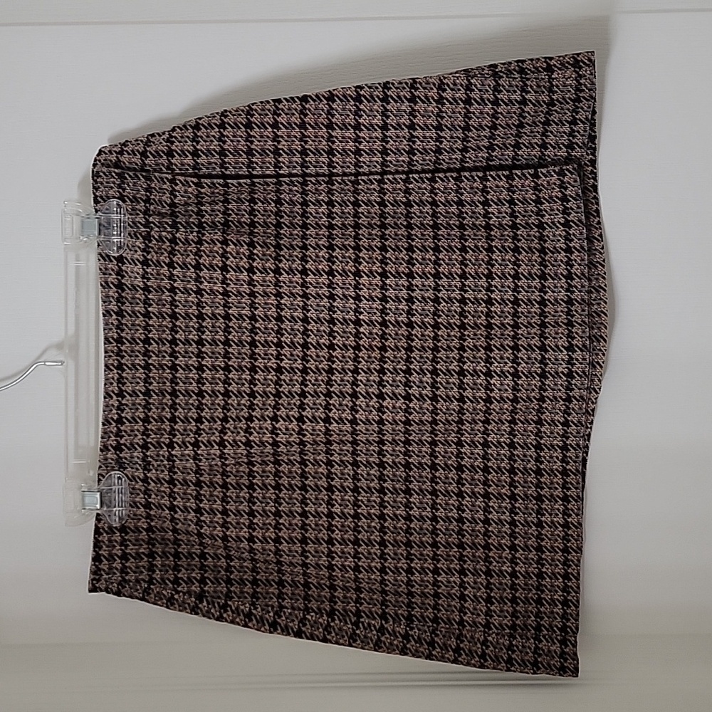 The Limited Size 2 Houndstooth Plaid Wrap Mini Skirt, Excellent Used Condition